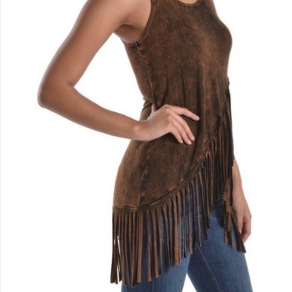 🔥🎉HP🎉Sleeveless Mineral Wash Fringe Tank Top - Picture 7 of 13